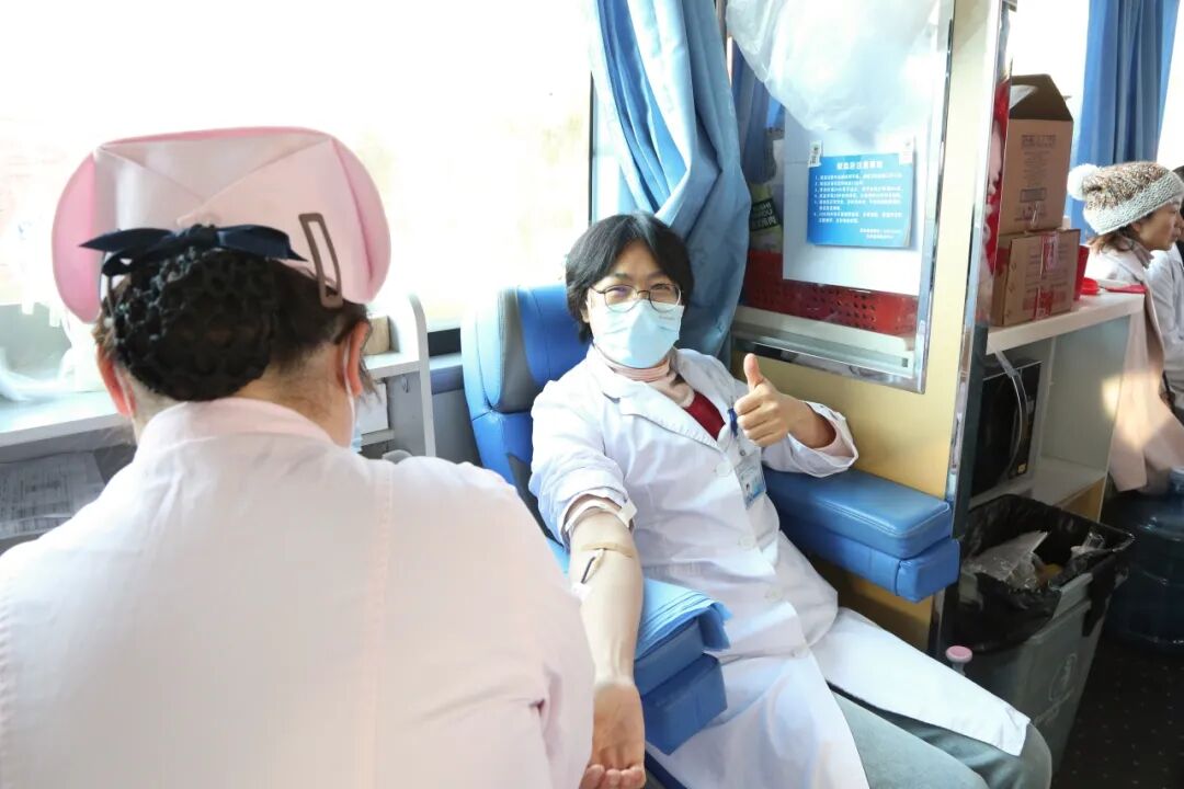 办实事丨无偿献血暖人心 严寒冬日续温情——北京大学肿瘤医院云南医院开展2024年医务人员无偿献血活动-小辉娱乐网