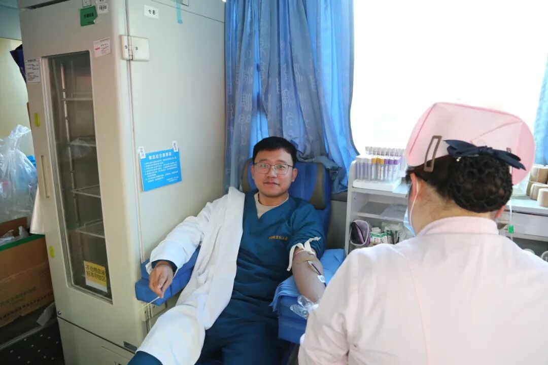 办实事丨无偿献血暖人心 严寒冬日续温情——北京大学肿瘤医院云南医院开展2024年医务人员无偿献血活动-小辉娱乐网