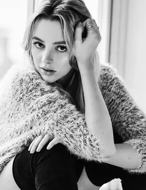 马斯克新女友曝光!性感美艳,小他21岁!-爱妻自媒体