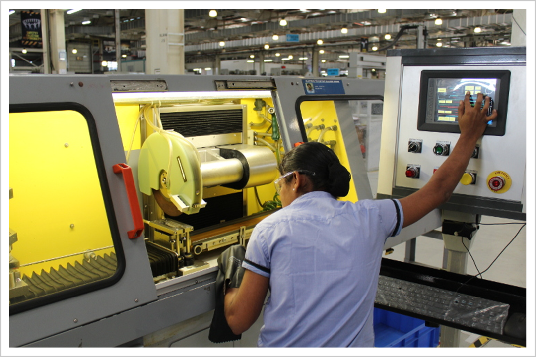 下狠手了！突袭郭台铭，围猎富士康-小辉娱乐网