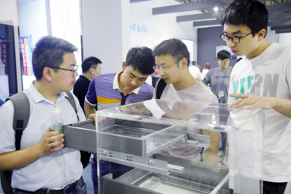 星徽股份参加首届南康家具绿色供应链展览会