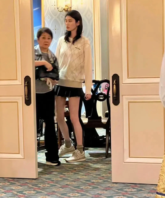 何猷君奚梦瑶“甜”上热搜，网友：MIT留学精英的最强大脑“垮”了…-小辉娱乐网