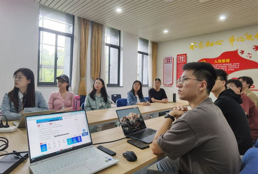 让青春与时代同行 | 谭铁牛书记为江苏大学生开讲“开学第一课”