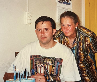 “每天以泪洗面”！澳总理自曝因谩骂情绪崩溃！网友：？ 此前街头买猪肉卷被骂惨，独子被曝“拼爹”走后门进大厂，享VVIP待遇-小辉娱乐网